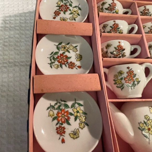 Vintage Toy Tea Set 17 Pieces Original Box Floral Butterfly Japan Child Set - Picture 8 of 12